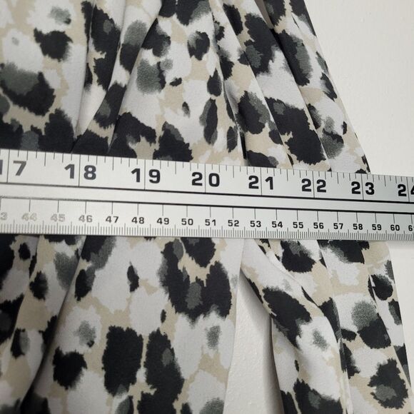 Cabi Rosette blouse 5898 black white all over print wrap style top size medium - Picture 7 of 8